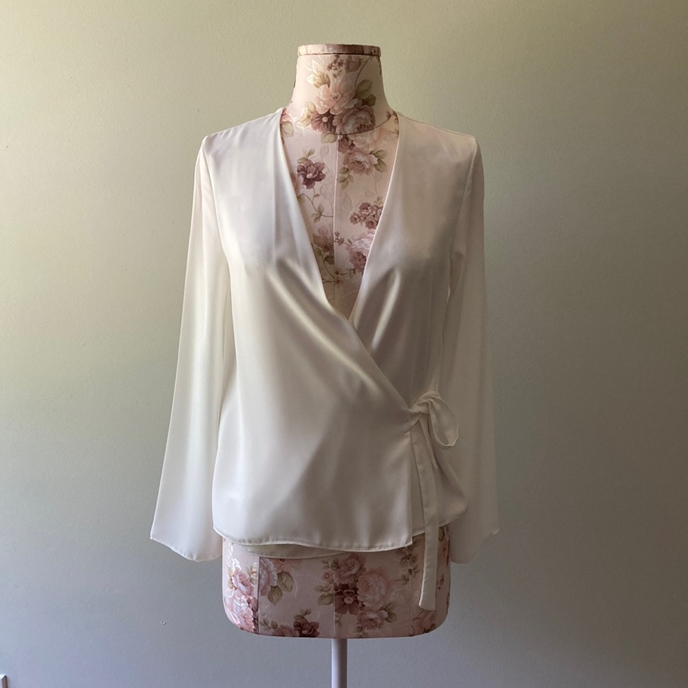 [SOLD] Deep V-neck Wrap Top
